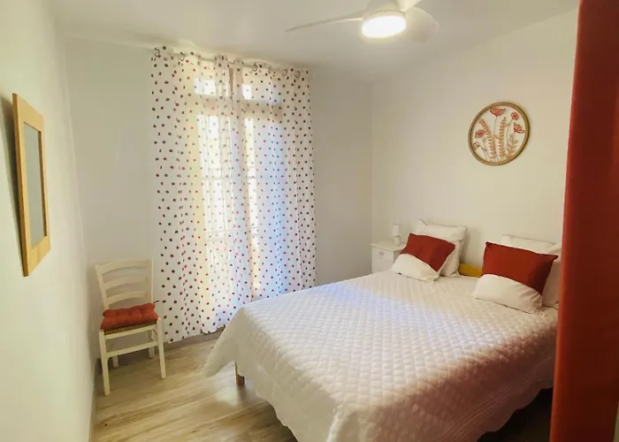 Maison Au Coeur Du Village De - 3 Chambres, 6personnes 펜션 *