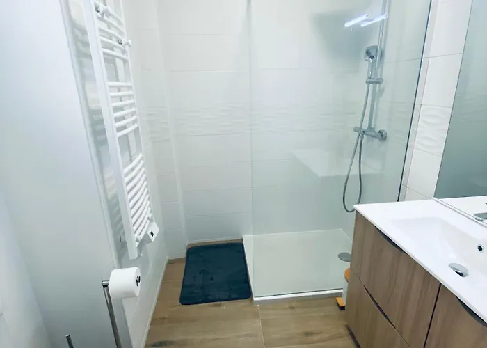 Maison Au Coeur Du Village De - 3 Chambres, 6personnes Sérignan