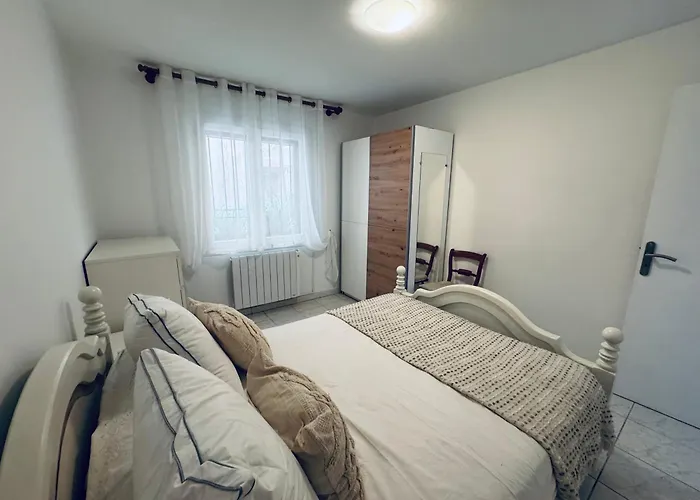 Maison Au Coeur Du Village De - 3 Chambres, 6personnes * Sérignan
