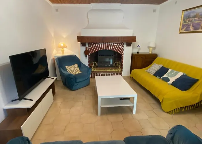 Maison Au Coeur Du Village De - 3 Chambres, 6personnes 펜션 *
